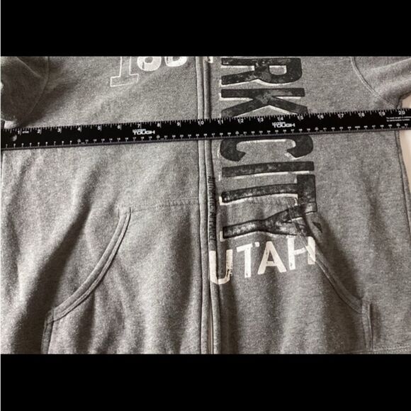 Independent Trading Co. women’s Hooded Sweatshirt. Color Gray Size Medium - Picture 8 of 8